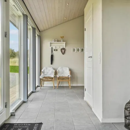 4 Bedroom Stunning In * Knebel