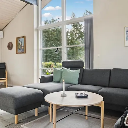 Feriehus 4 Bedroom Stunning In *