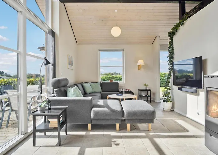 4 Bedroom Stunning In Feriehus *