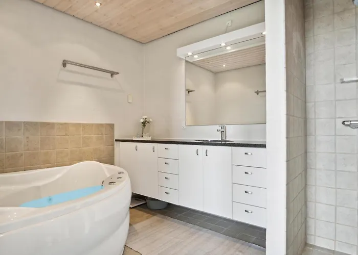 4 Bedroom Stunning In *