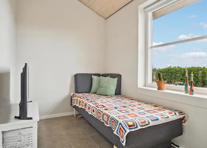 Feriehus 4 Bedroom Stunning In Knebel