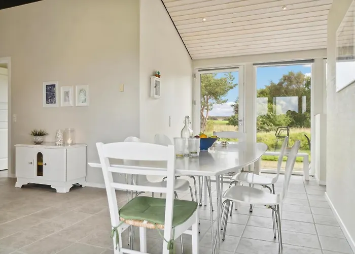 4 Bedroom Stunning In Feriehus *
