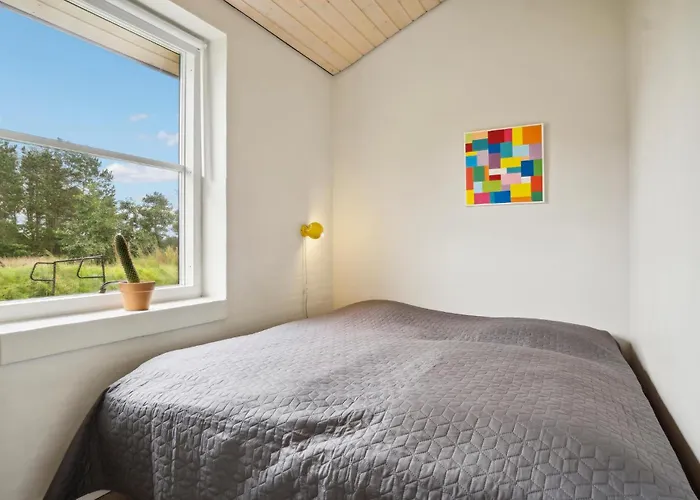 4 Bedroom Stunning In * Knebel