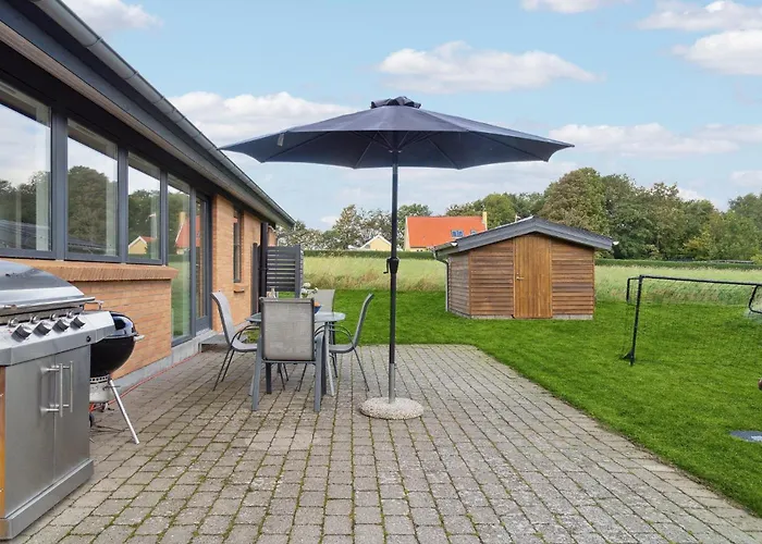 Feriehus 4 Bedroom Stunning In Knebel